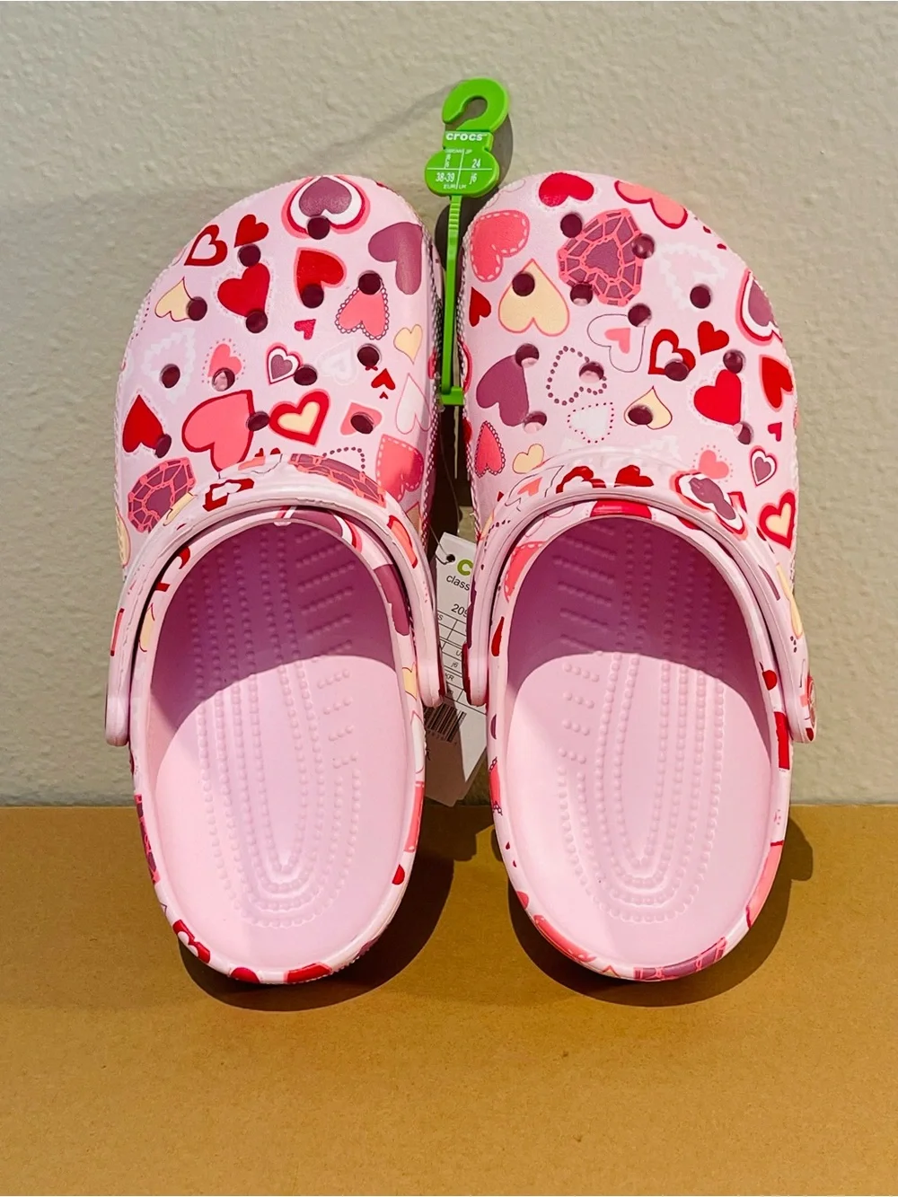 Crocs Big Kids Pink Classic Clogs - Multi Color Hearts Print NWT | No Offers